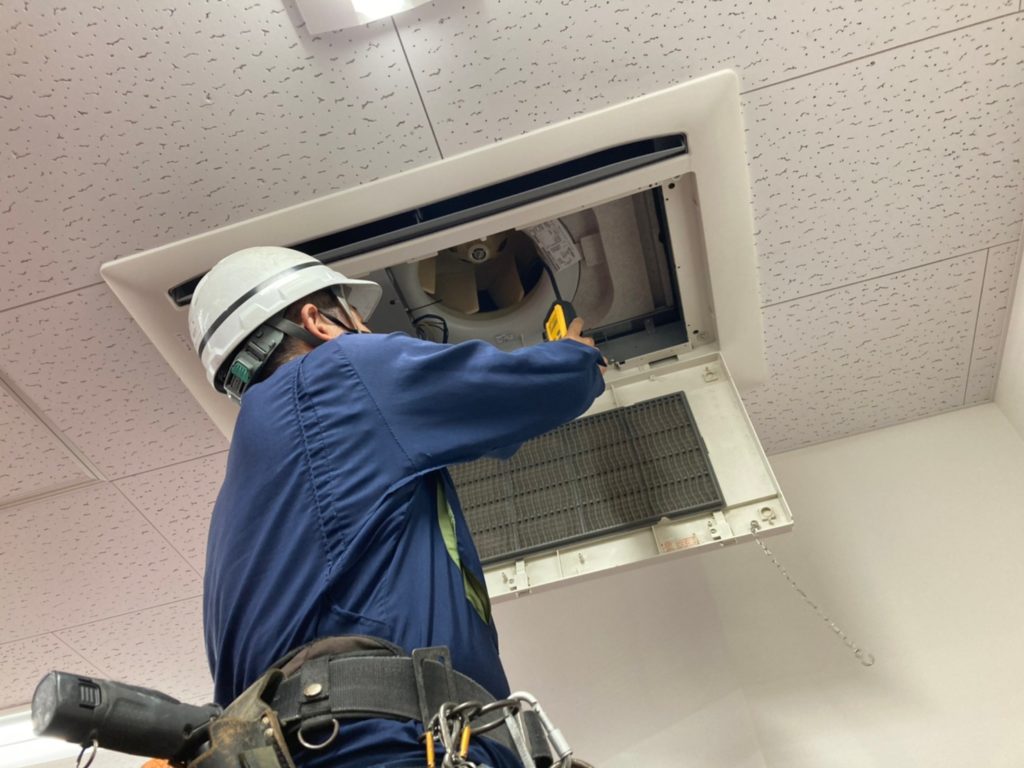 画像：業務用エアコン入れ替え