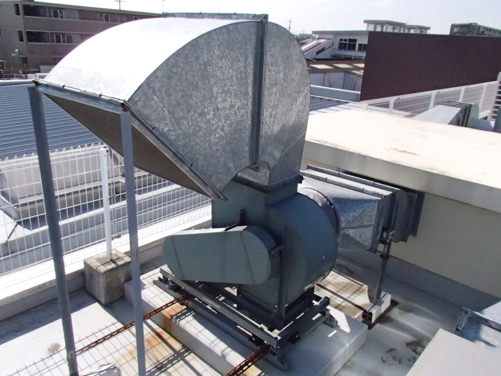 画像：清掃（受水槽・厨房・ダクト）