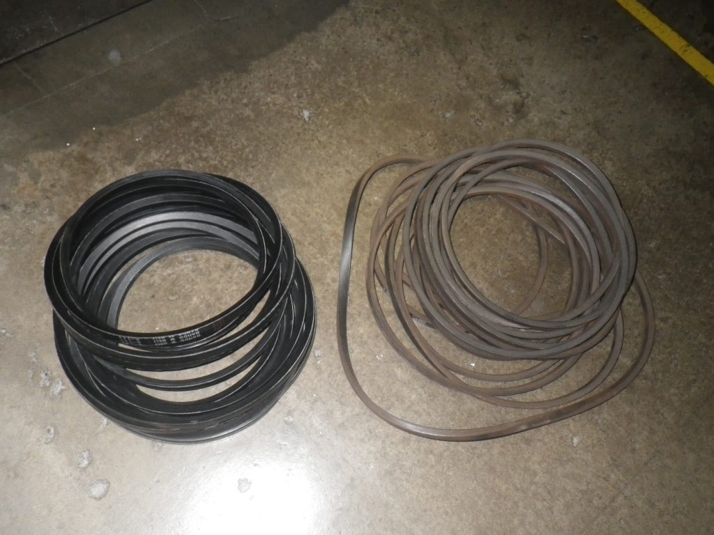 画像：ファンベルト交換