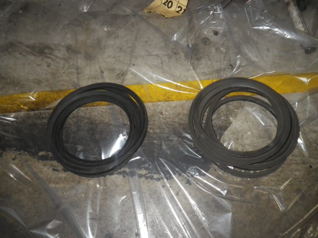 画像：ファンベルト交換