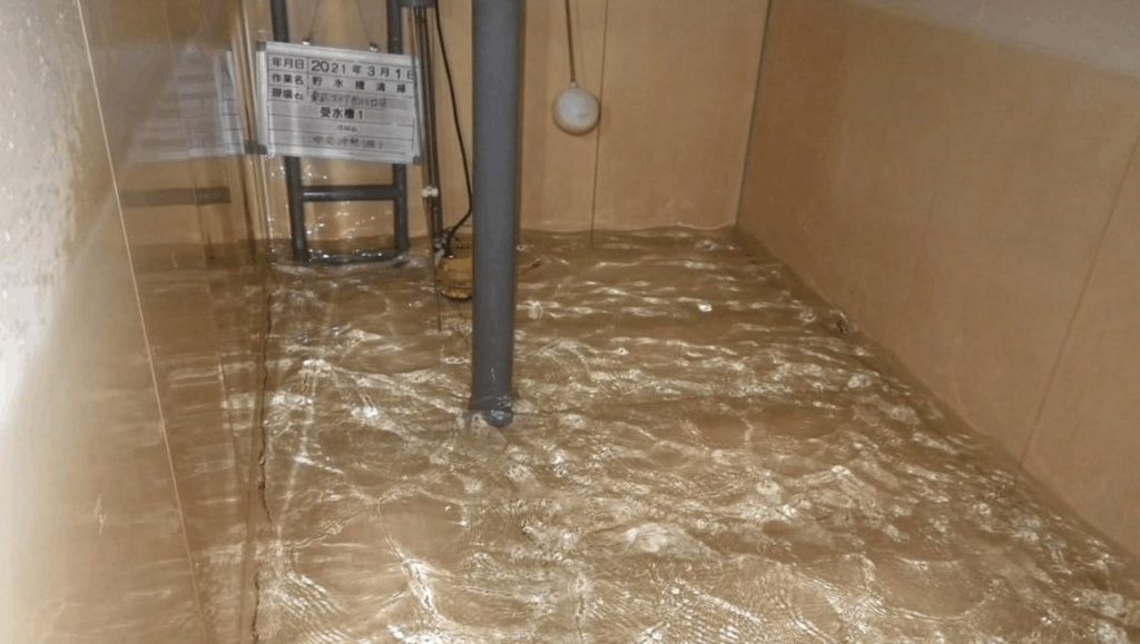画像：清掃前（水抜き）